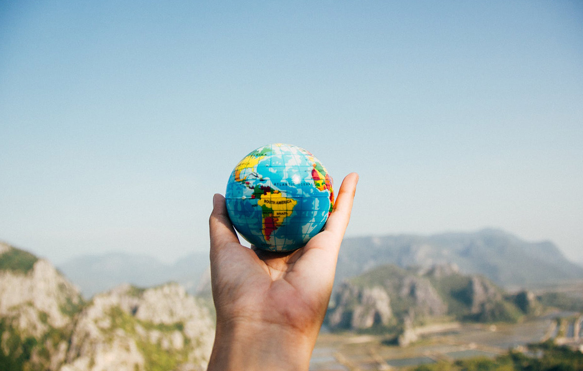 Holidays with a travel agency vs independent travel: which is better?